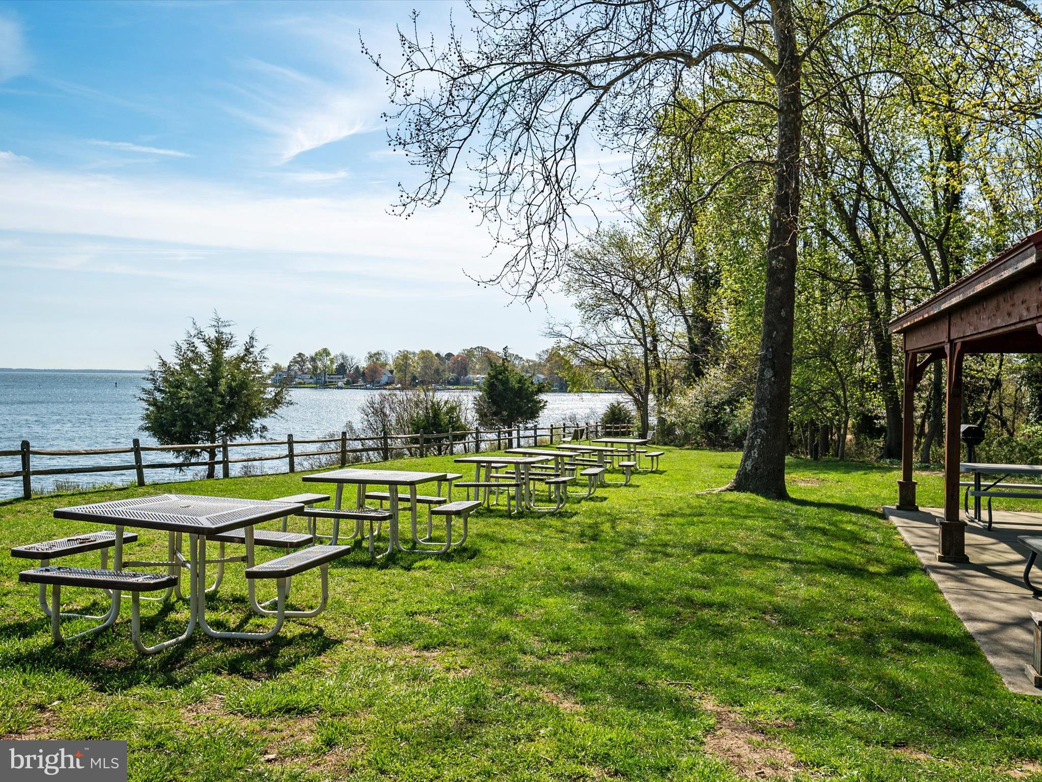 1013 Old Bay Ridge Road Annapolis, MD 21403 - Photo 59 of 68 community picnic tables