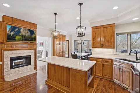 $1,249,000 | 18105 35th Avenue North, Plymouth, MN 55447