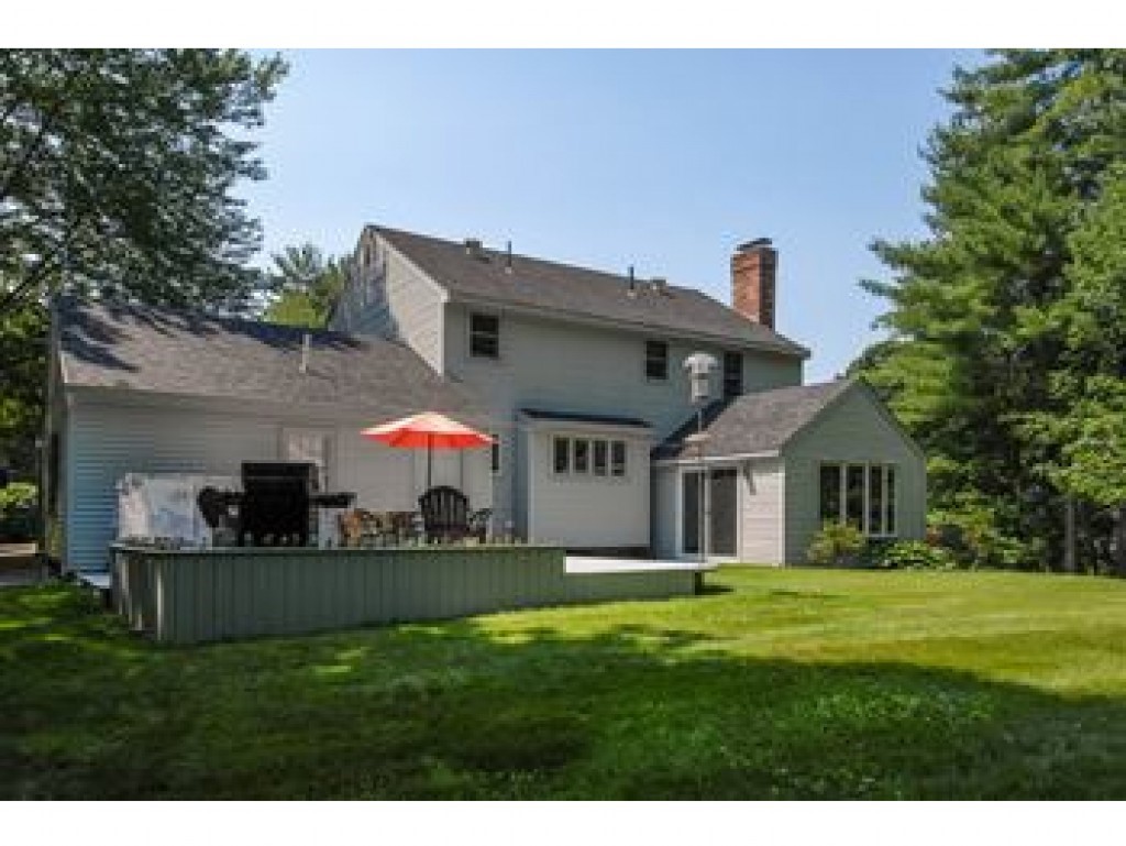 16 Dumbarton Oaks Road Stratham, NH 03885 - Photo 2 of 28