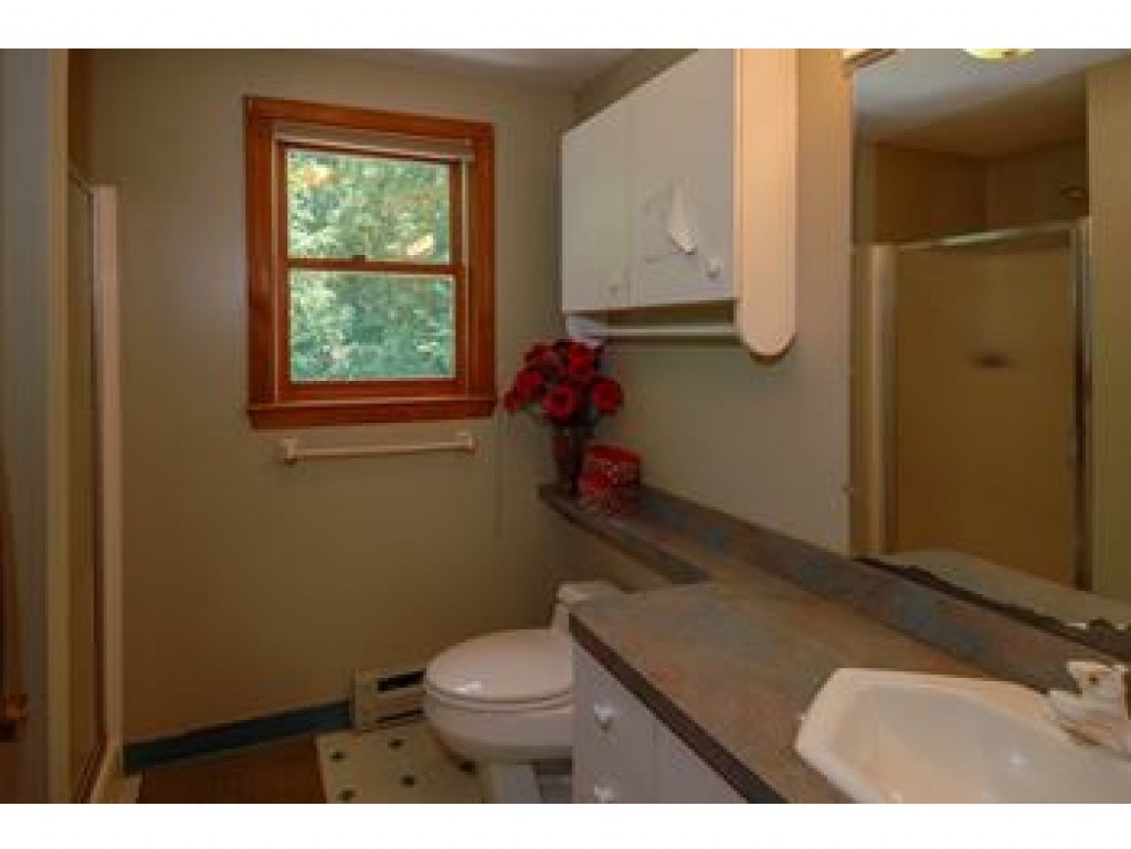 16 Dumbarton Oaks Road Stratham, NH 03885 - Photo 12 of 28
