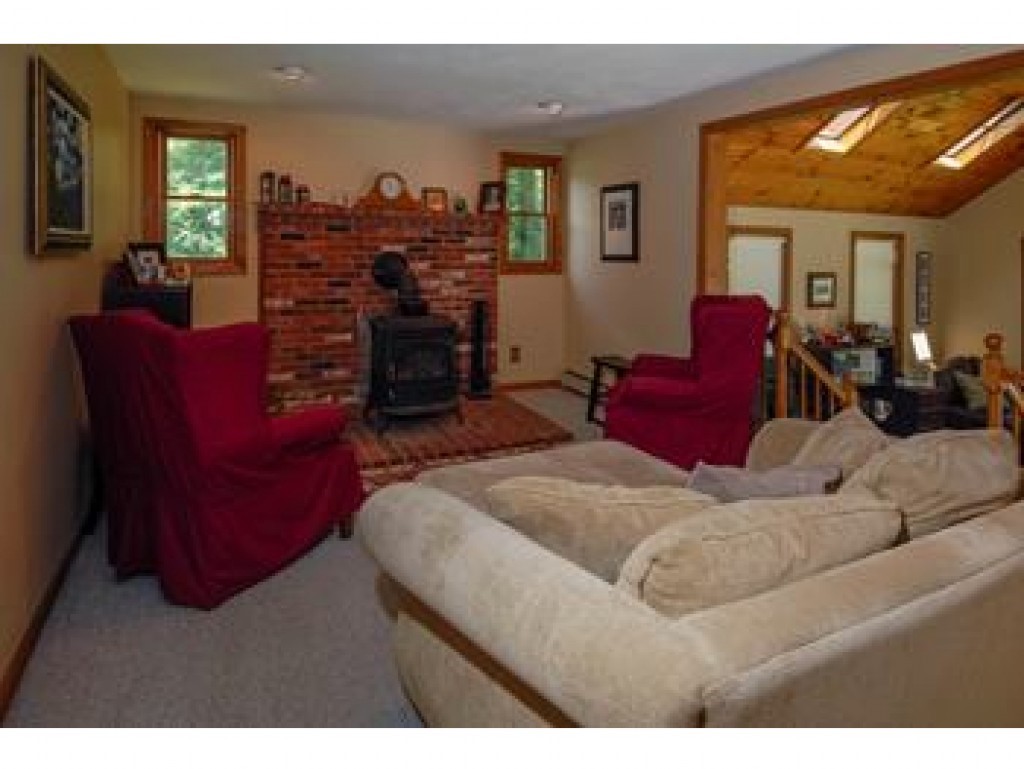 16 Dumbarton Oaks Road Stratham, NH 03885 - Photo 14 of 28