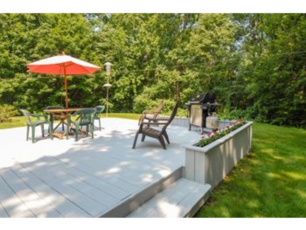 16 Dumbarton Oaks Road Stratham, NH 03885 - Photo 4 of 28