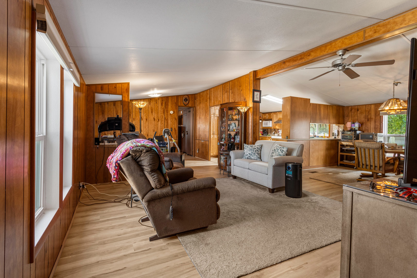 628 Williamson Street Mahomet, IL 61853 - Photo 12 of 36 a living room with furniture and a large window