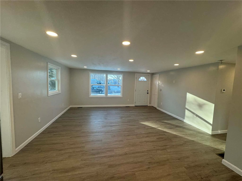 240 Brayton Road Tiverton, RI 02878 - Photo 8 of 18 Gallery Image 8