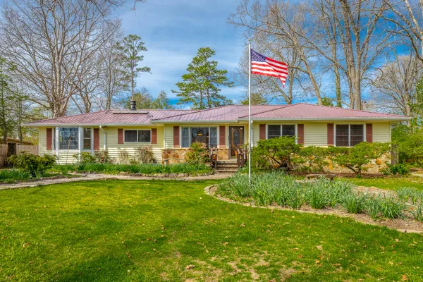 $825,000 | 607 Carolina Avenue, Signal Mountain, TN 37377