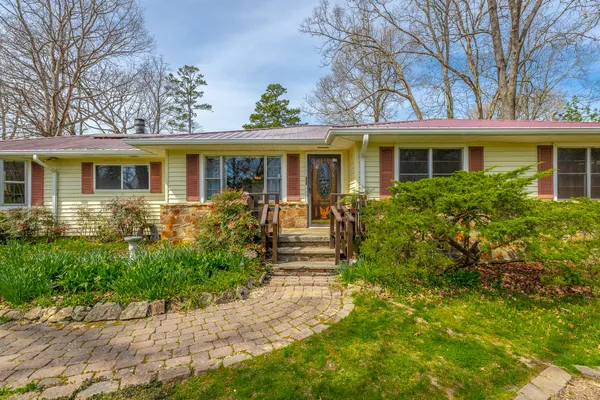 $825,000 | 607 Carolina Avenue, Signal Mountain, TN 37377