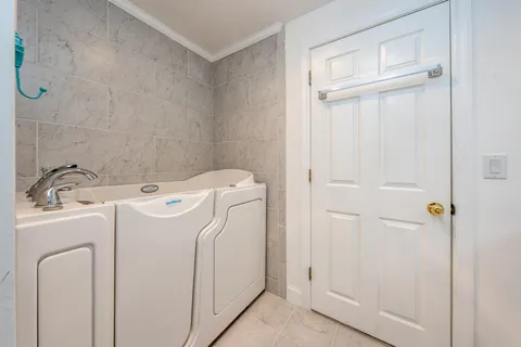 $579,000 | 21 Rolling Green Lane, Mashpee, MA 02649