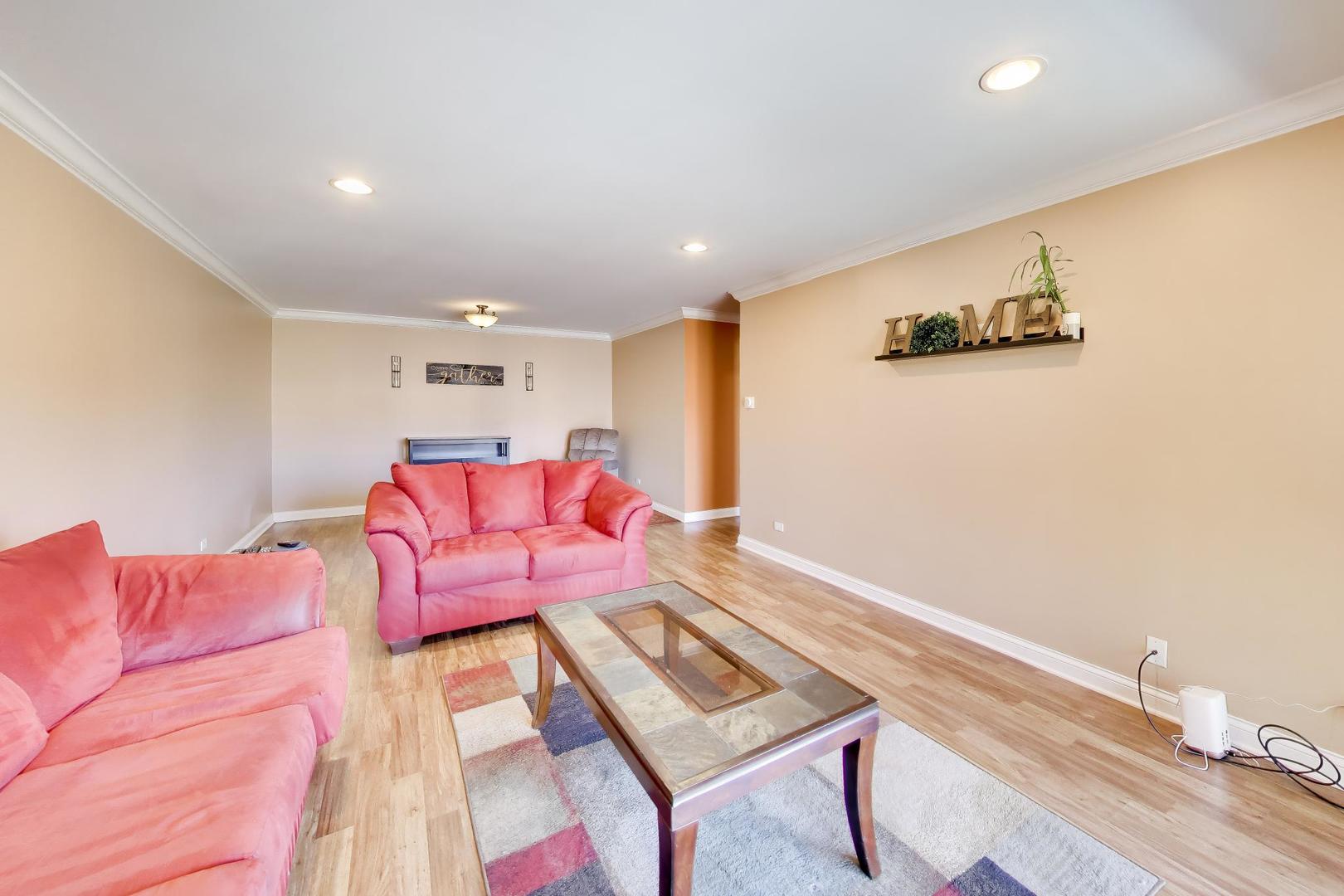 502 West Huntington Commons Road, Unit 340 Mount Prospect, IL 60056 - Photo 5 of 25