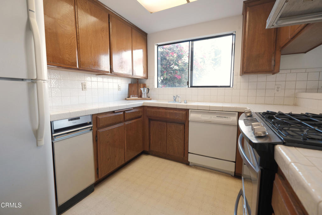 919 West San Marino Avenue, Unit D Alhambra, CA 91801 - Photo 8 of 23 DSCF0628