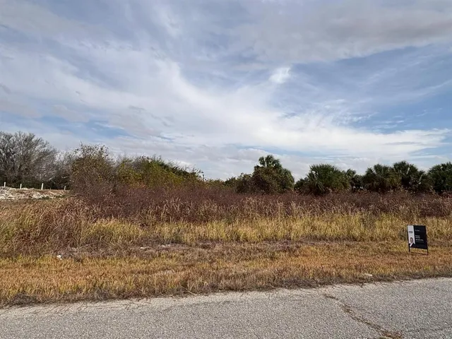 $100,000 | 305 Song Court, LaBelle, FL 33935