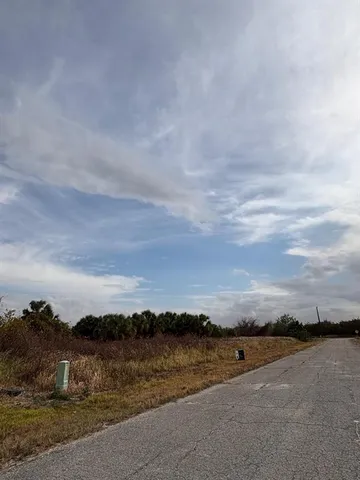 $100,000 | 305 Song Court, LaBelle, FL 33935