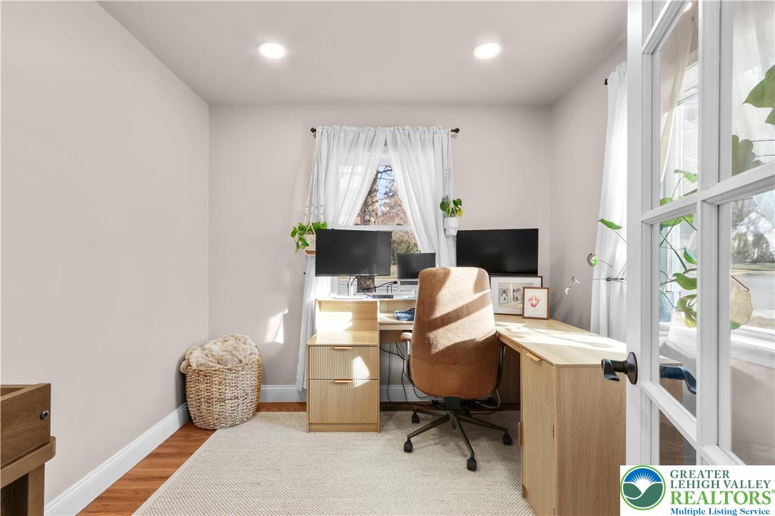 2145 Henderson Street Bethlehem, PA 18017 - Photo 17 of 42 a workspace with furniture and a window