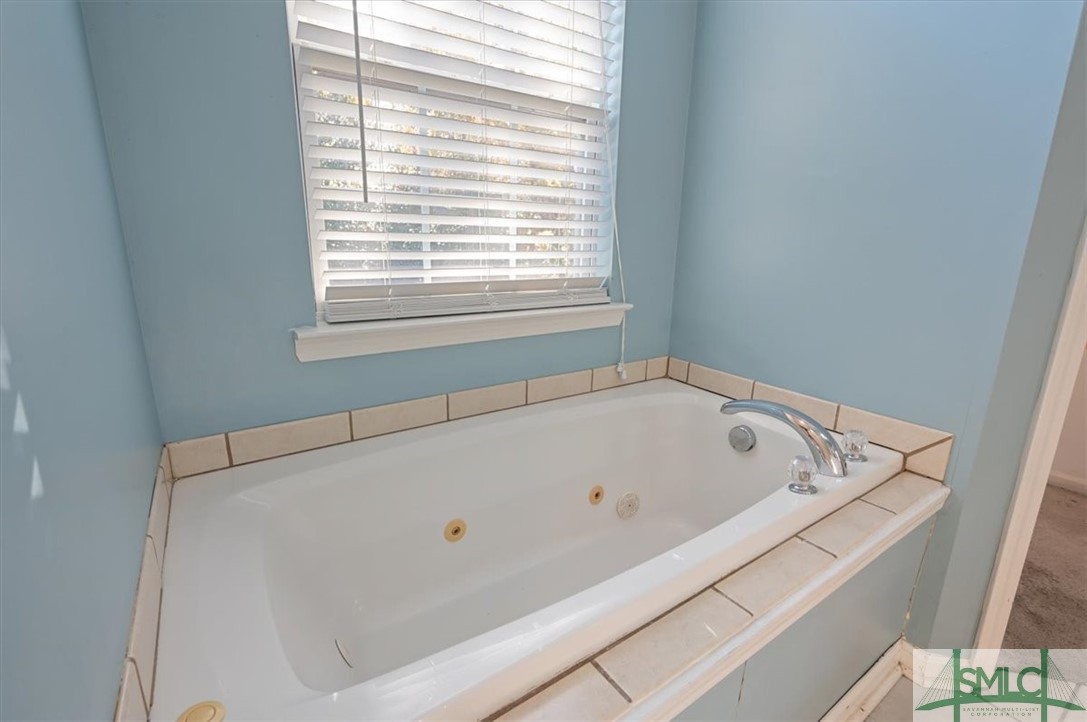 305 Elm Road Ellabell, GA 31308 - Photo 20 of 44 Relaxing jacuzzi bathtub.
