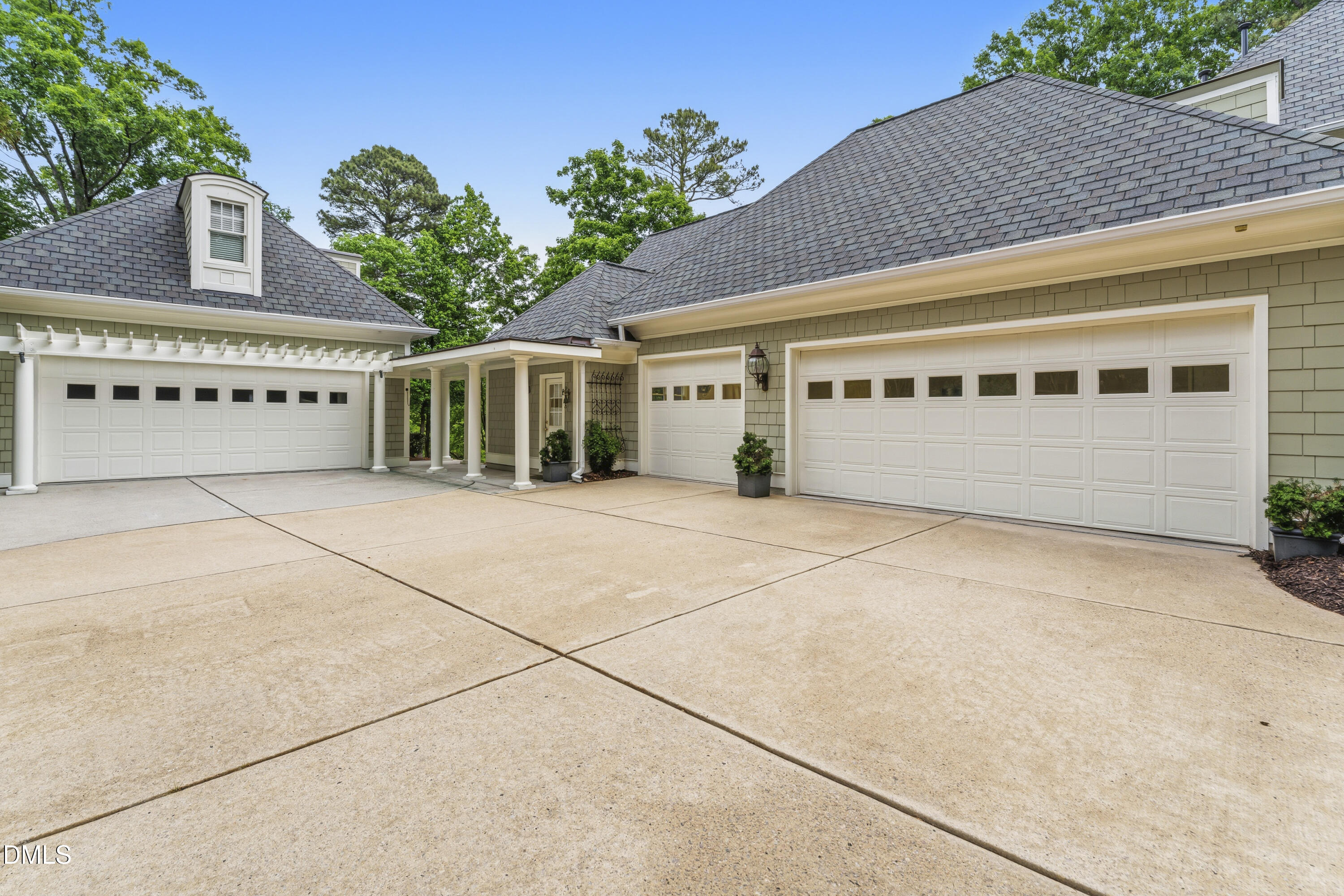 303 Pond Bluff Way Cary, NC 27513 - Photo 3 of 106 photos_high_resolution_DSC07502
