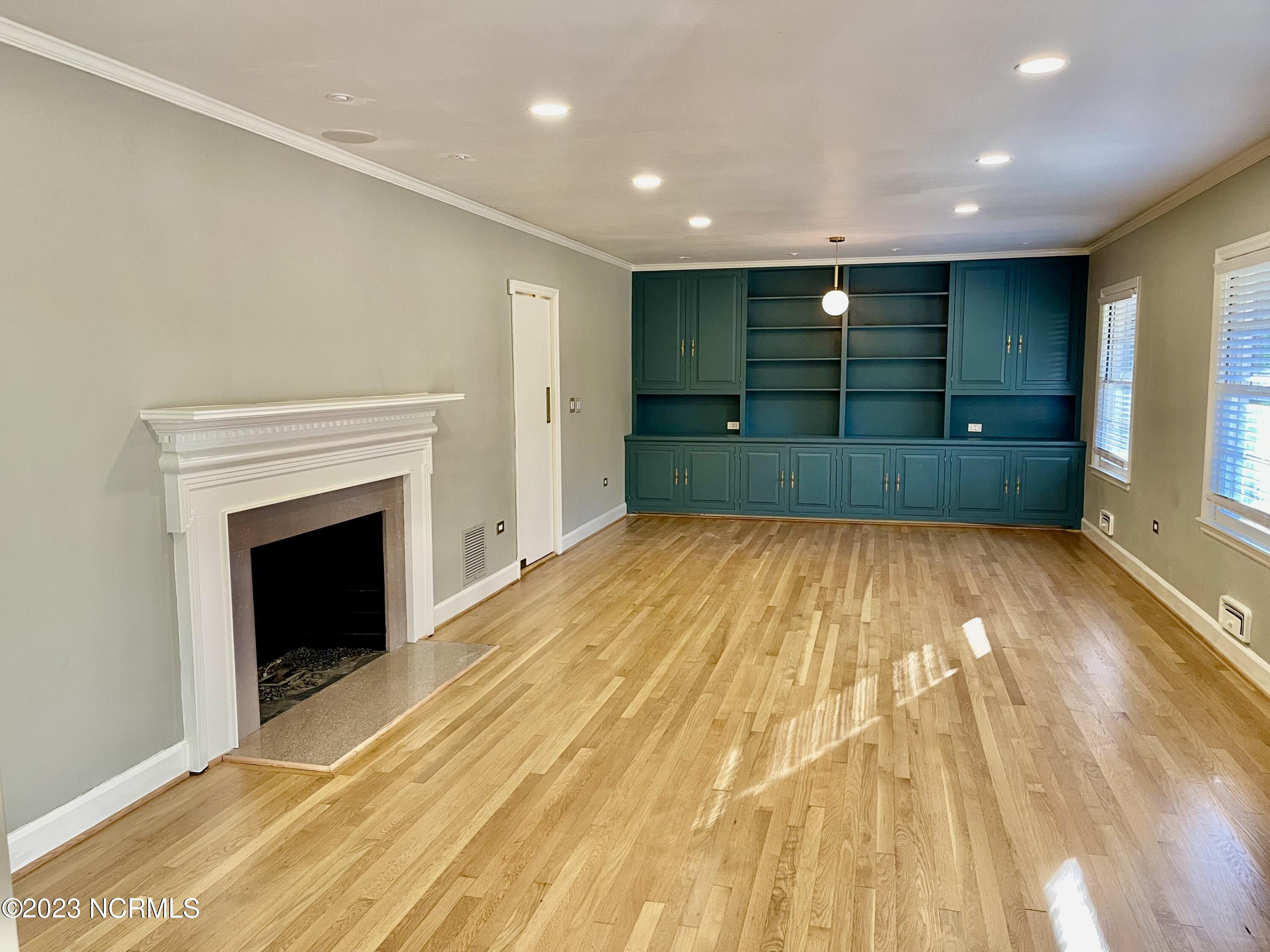 1424 Cumberland Circle Rockingham, NC 28379 - Photo 5 of 48 living room