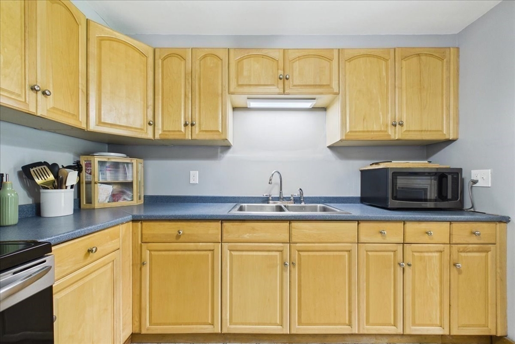 35 Anawan Street Rehoboth, MA 02769 - Photo 10 of 39