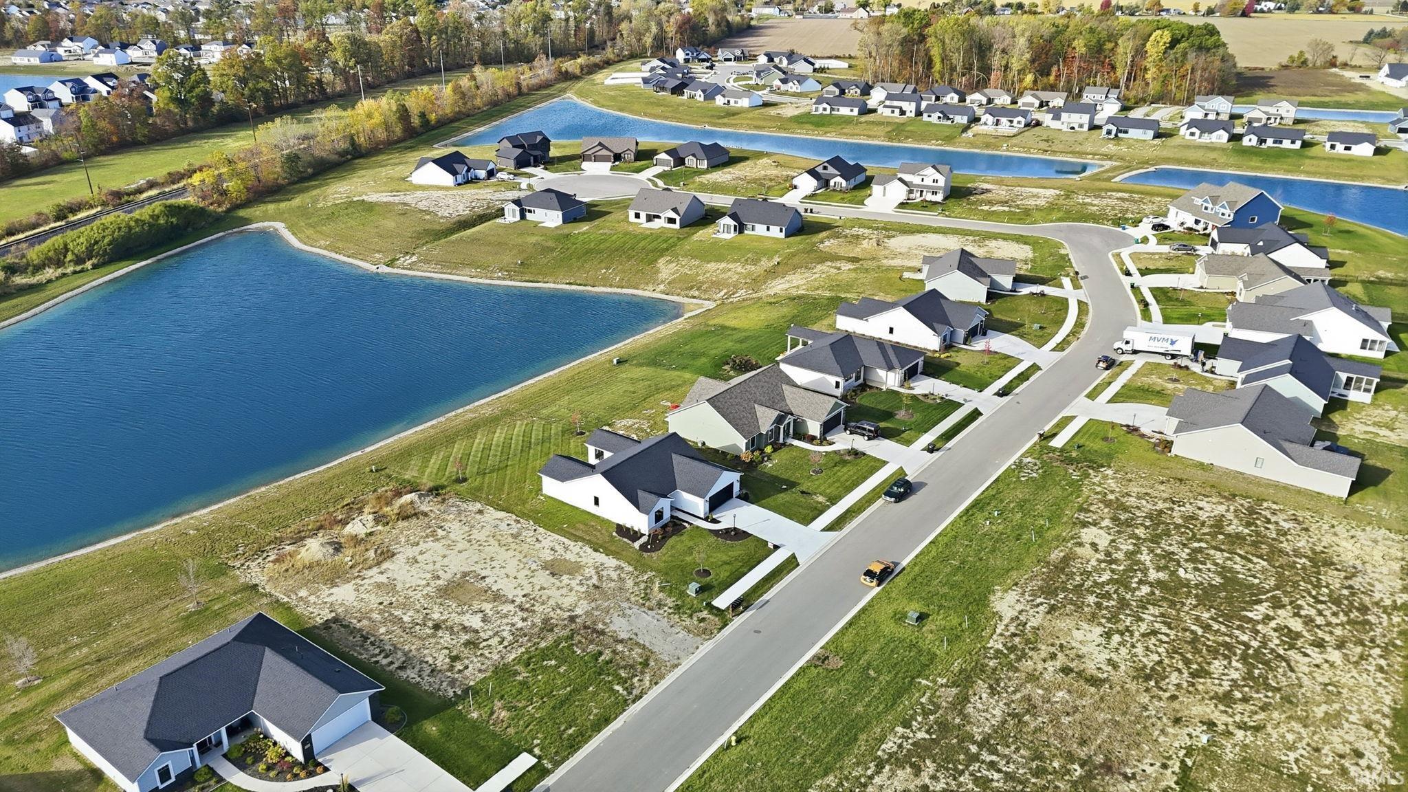 1092 Zenos Boulevard Fort Wayne, IN 46818 - Photo 3 of 36