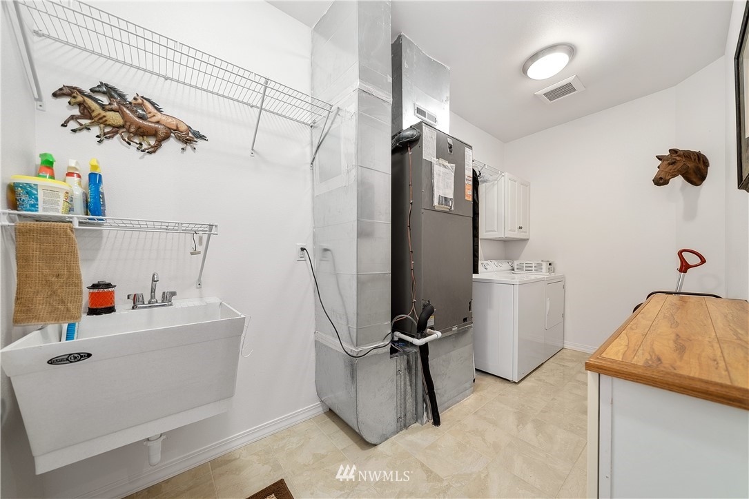 316 Pleasant Hill Road Chehalis, WA 98532 - Photo 20 of 30 a view of a storage & utility room