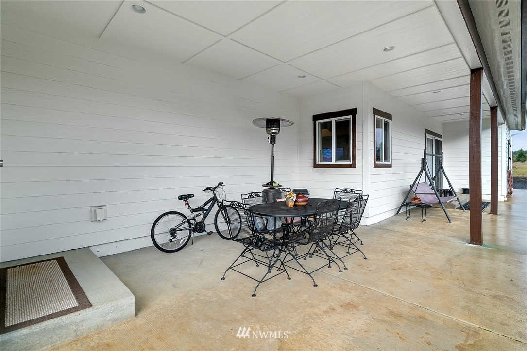 316 Pleasant Hill Road Chehalis, WA 98532 - Photo 27 of 30 a view of a workspace with furniture