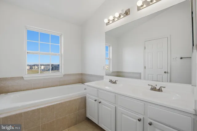 $2,550 | 886 Lowe Road, Middle River, MD 21220