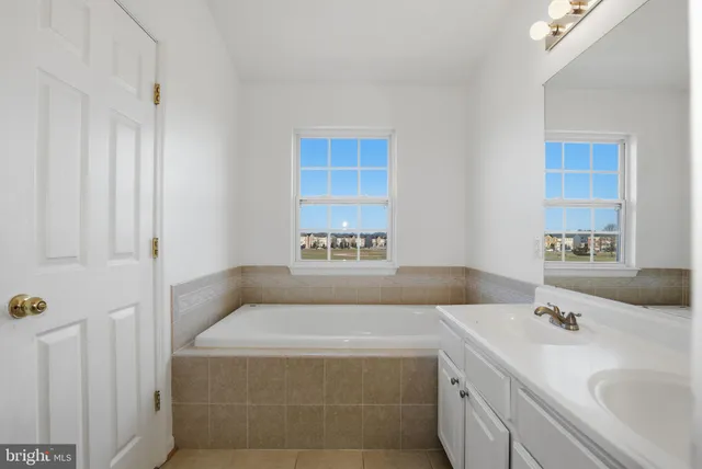 $2,550 | 886 Lowe Road, Middle River, MD 21220