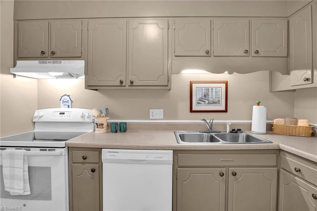 224 Northpoint Avenue, Unit C High Point, NC 27262 - Photo 9 of 16