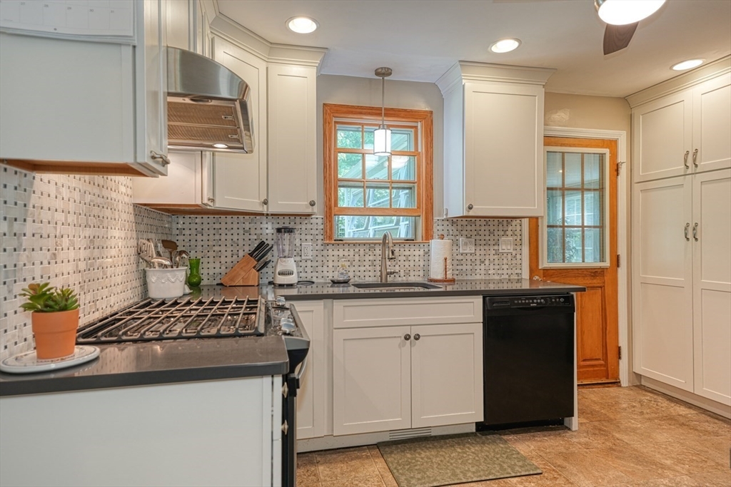 6 Ridge Road Marlborough, MA 01752 - Photo 15 of 35 Gallery Image 15