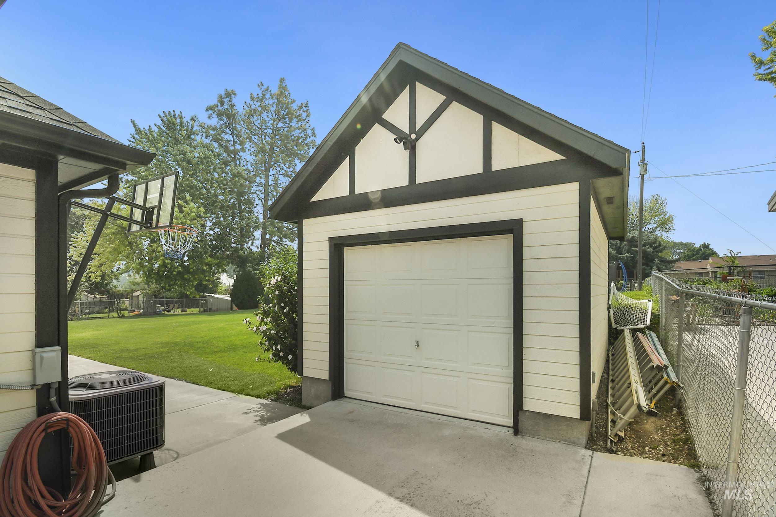 127 Ruth Lane Nampa, ID 83686 - Photo 42 of 49 Back house