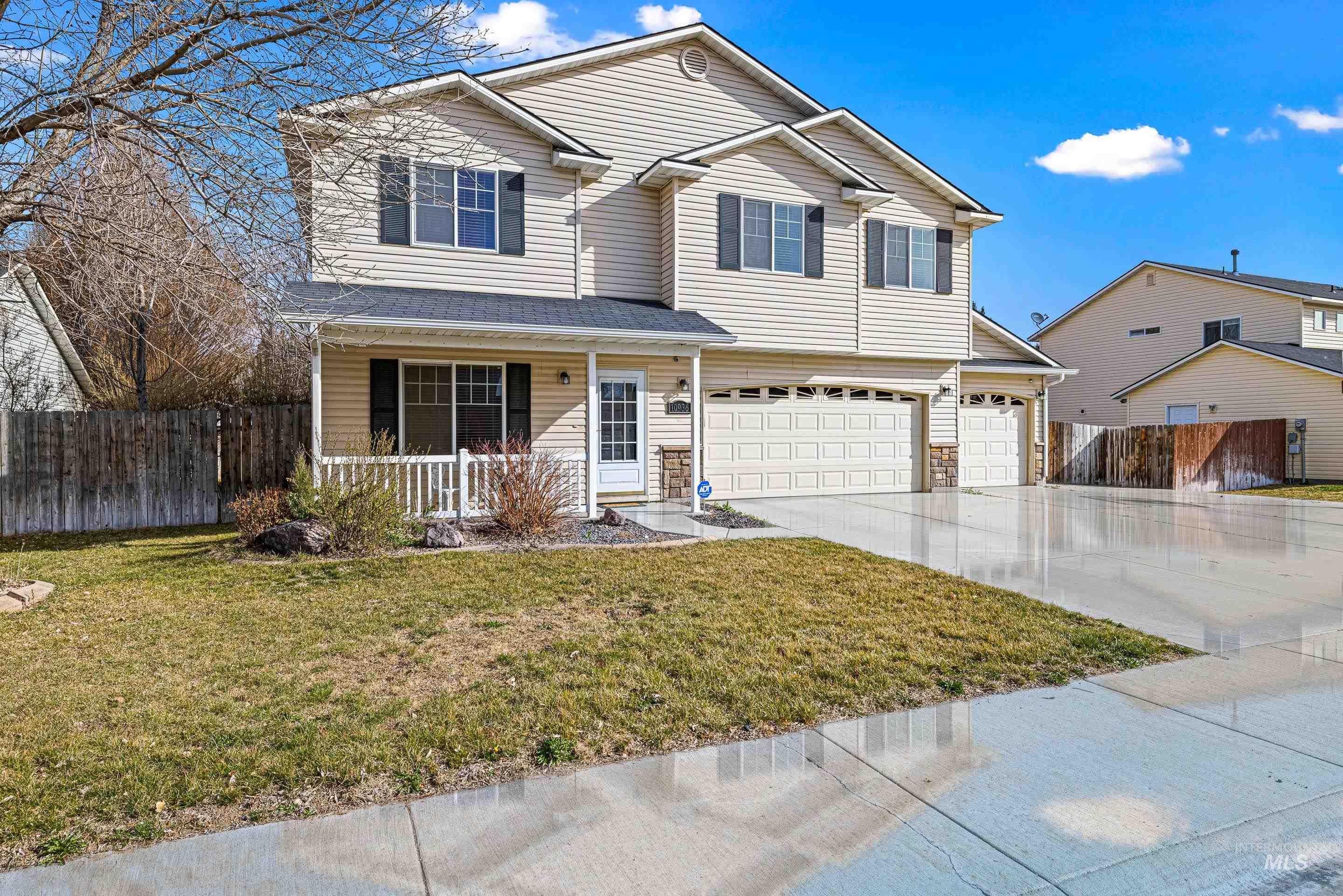 10936 West Spring River Street Boise, ID 83709 - Photo 2 of 37