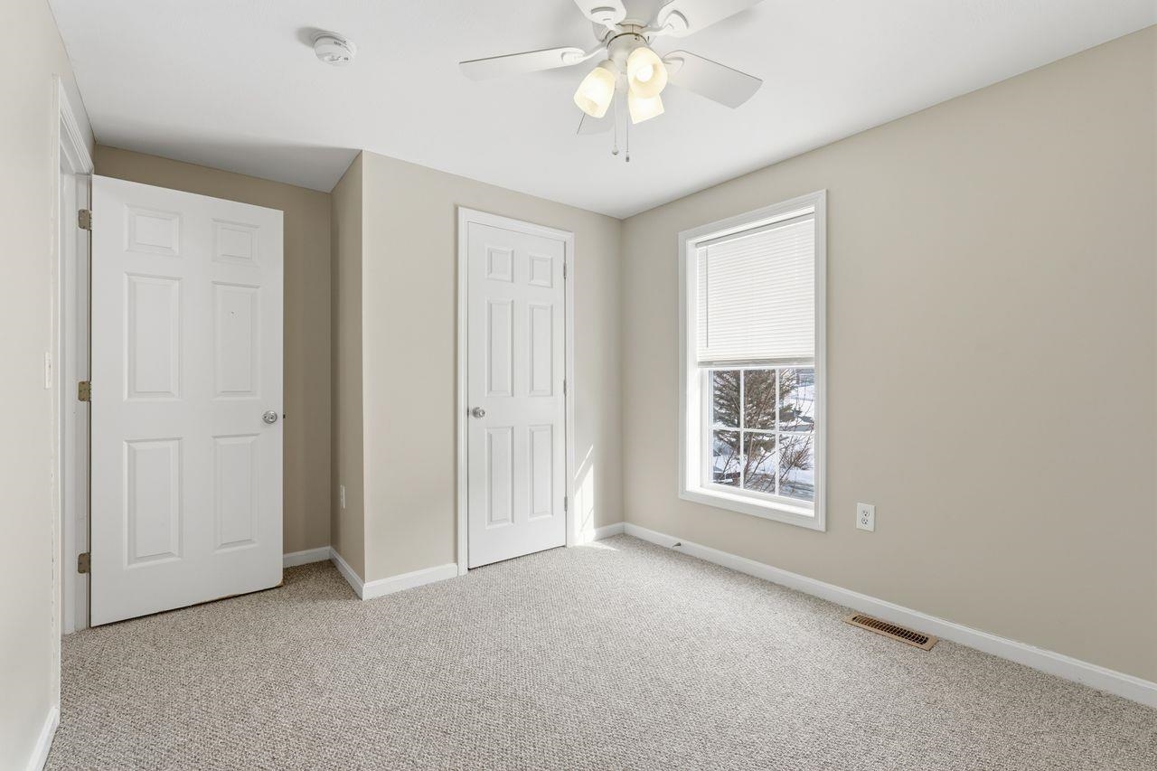 77 Barbara Lane Hudson, NH 03051 - Photo 19 of 33