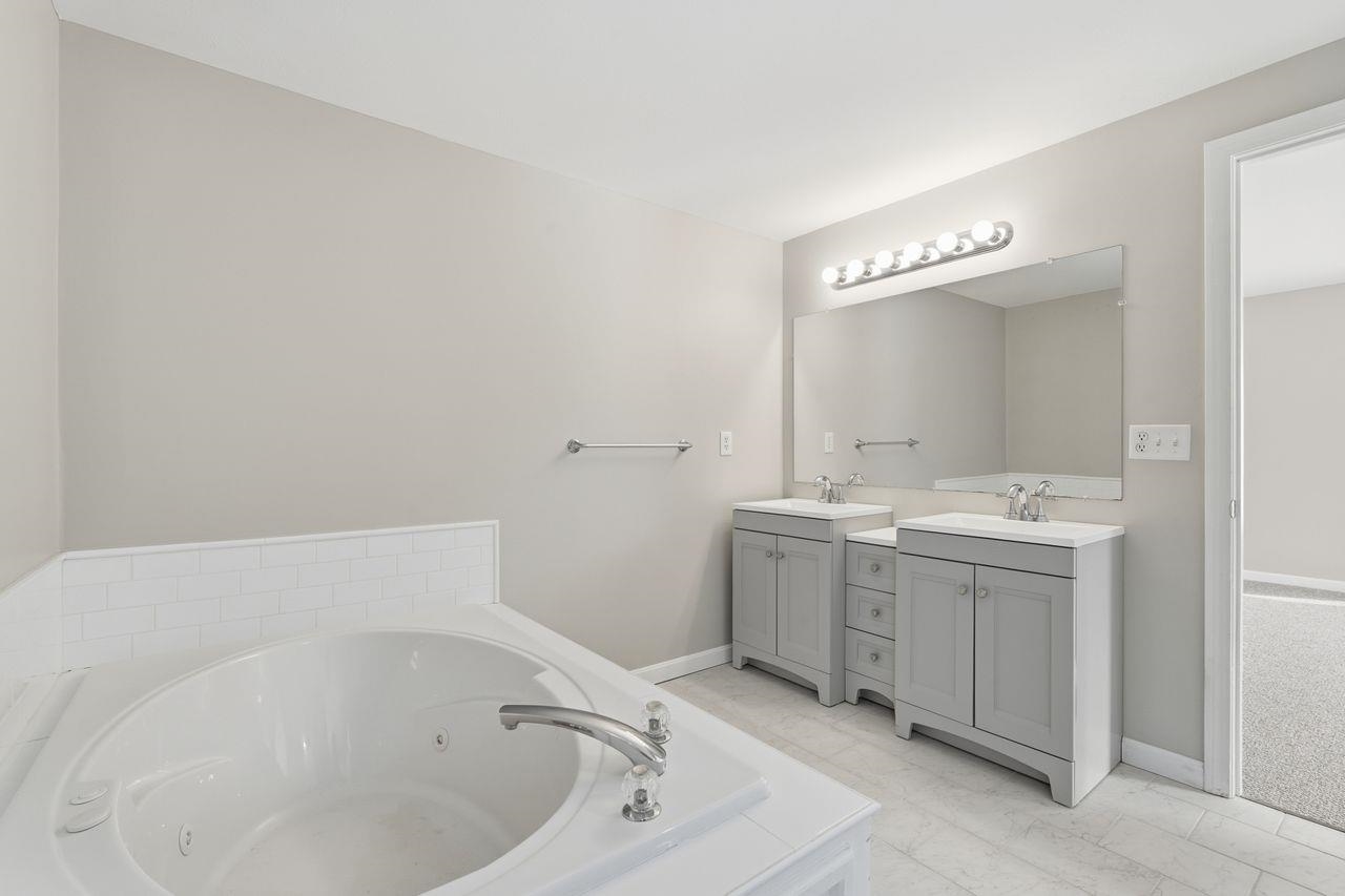 77 Barbara Lane Hudson, NH 03051 - Photo 27 of 33