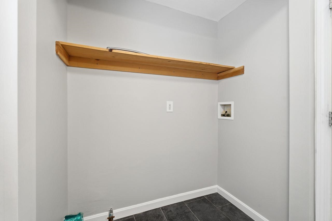 77 Barbara Lane Hudson, NH 03051 - Photo 30 of 33