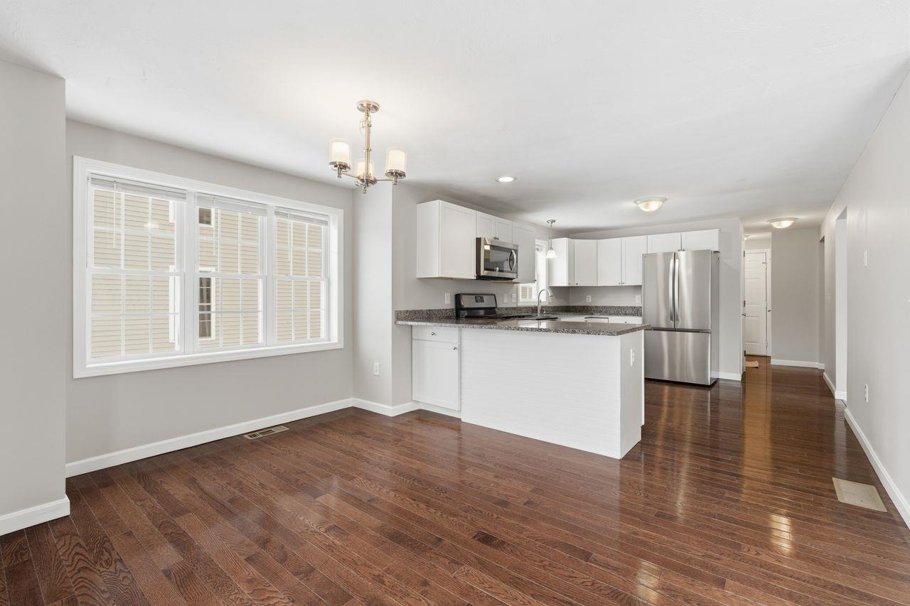 77 Barbara Lane Hudson, NH 03051 - Photo 9 of 33