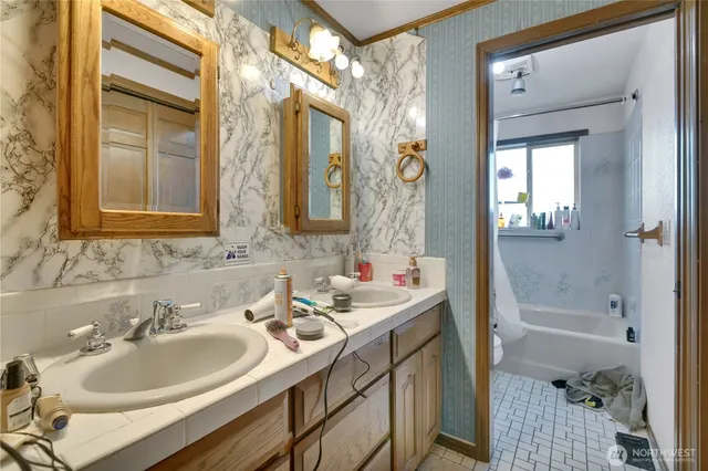 $800,000 | 26836 Southeast 208th Street, Maple Valley, WA 98038