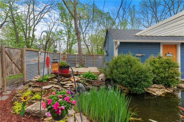 $299,000 | 1009 South Independence Street, Harrisonville, MO 64701