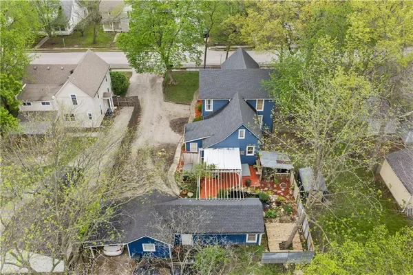 $299,000 | 1009 South Independence Street, Harrisonville, MO 64701