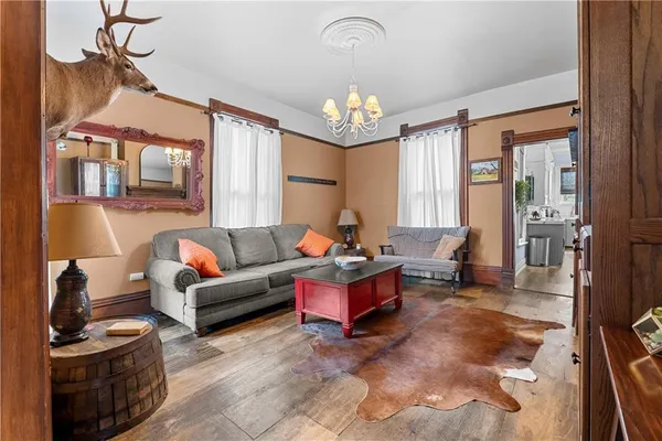 $299,000 | 1009 South Independence Street, Harrisonville, MO 64701