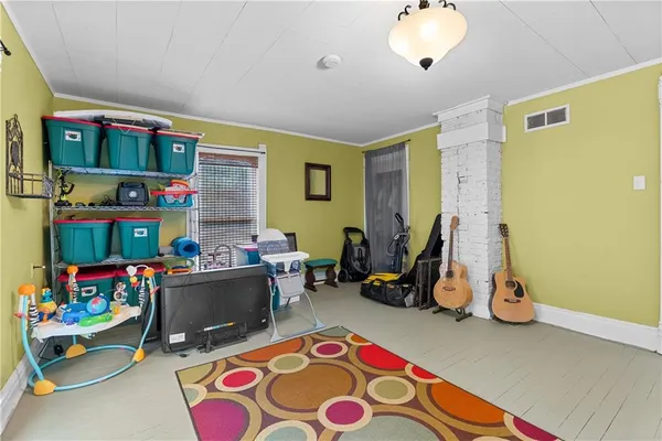 $299,000 | 1009 South Independence Street, Harrisonville, MO 64701