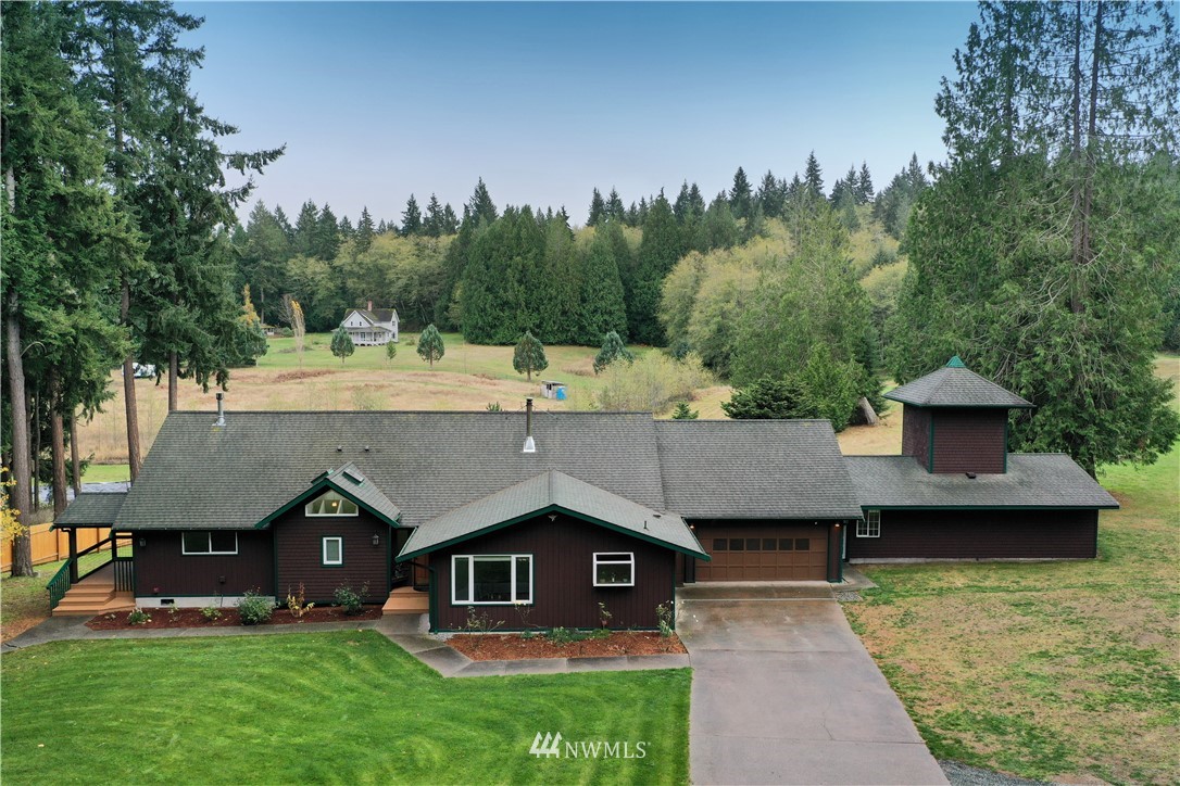 7656 Bailey Road Clinton, WA 98236 - Photo 1 of 40 Gallery Image 1