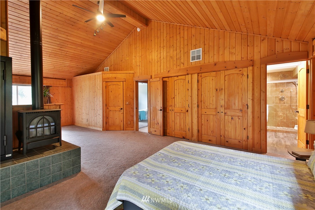 7656 Bailey Road Clinton, WA 98236 - Photo 15 of 40 Gallery Image 15