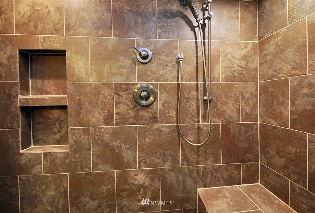 7656 Bailey Road Clinton, WA 98236 - Photo 18 of 40 Gallery Image 18