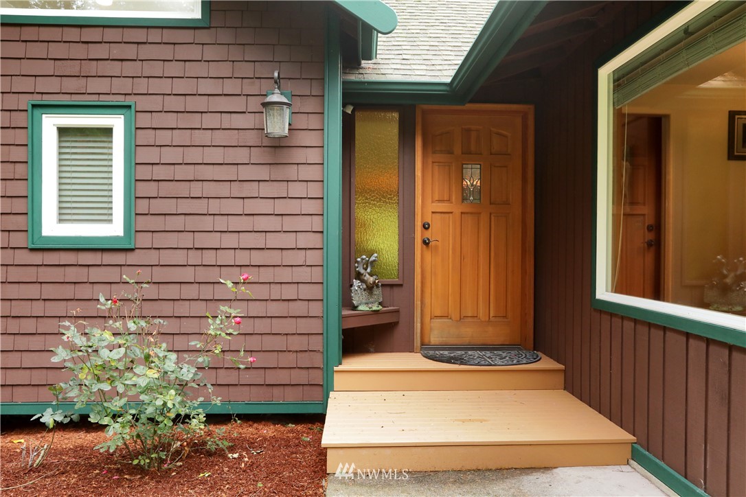 7656 Bailey Road Clinton, WA 98236 - Photo 3 of 40 Gallery Image 3