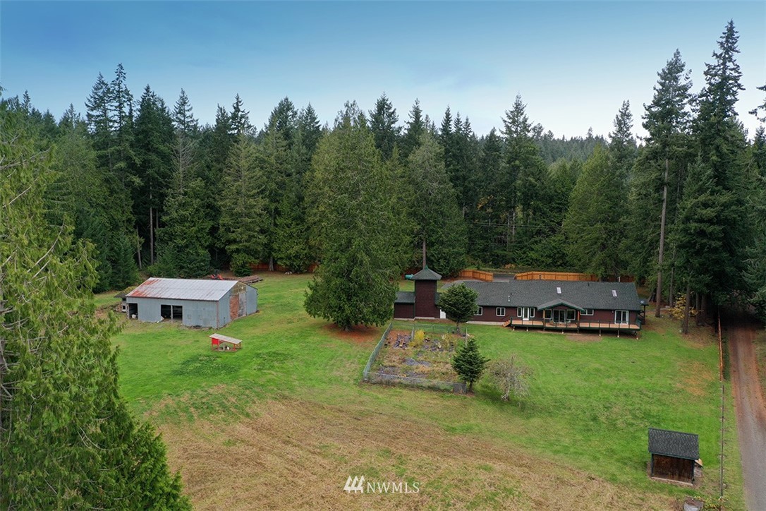 7656 Bailey Road Clinton, WA 98236 - Photo 32 of 40 Gallery Image 32