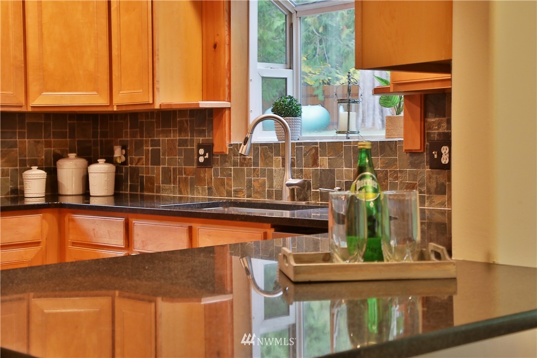 7656 Bailey Road Clinton, WA 98236 - Photo 10 of 40 Gallery Image 10