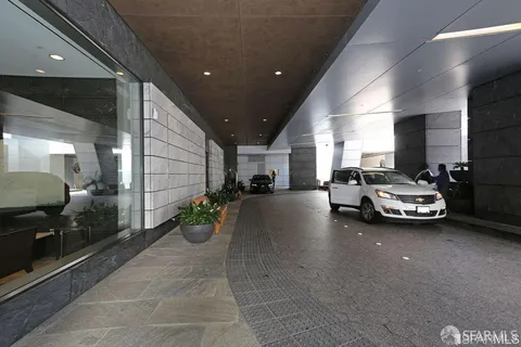 $9,250 | 301 Mission Street, Unit 30A, San Francisco, CA 94105