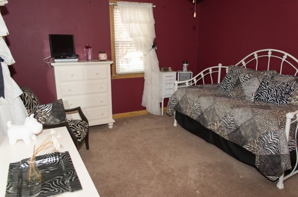 103 Chipaway Road Freetown, MA 02717 - Photo 17 of 26 a bedroom with bed and a window