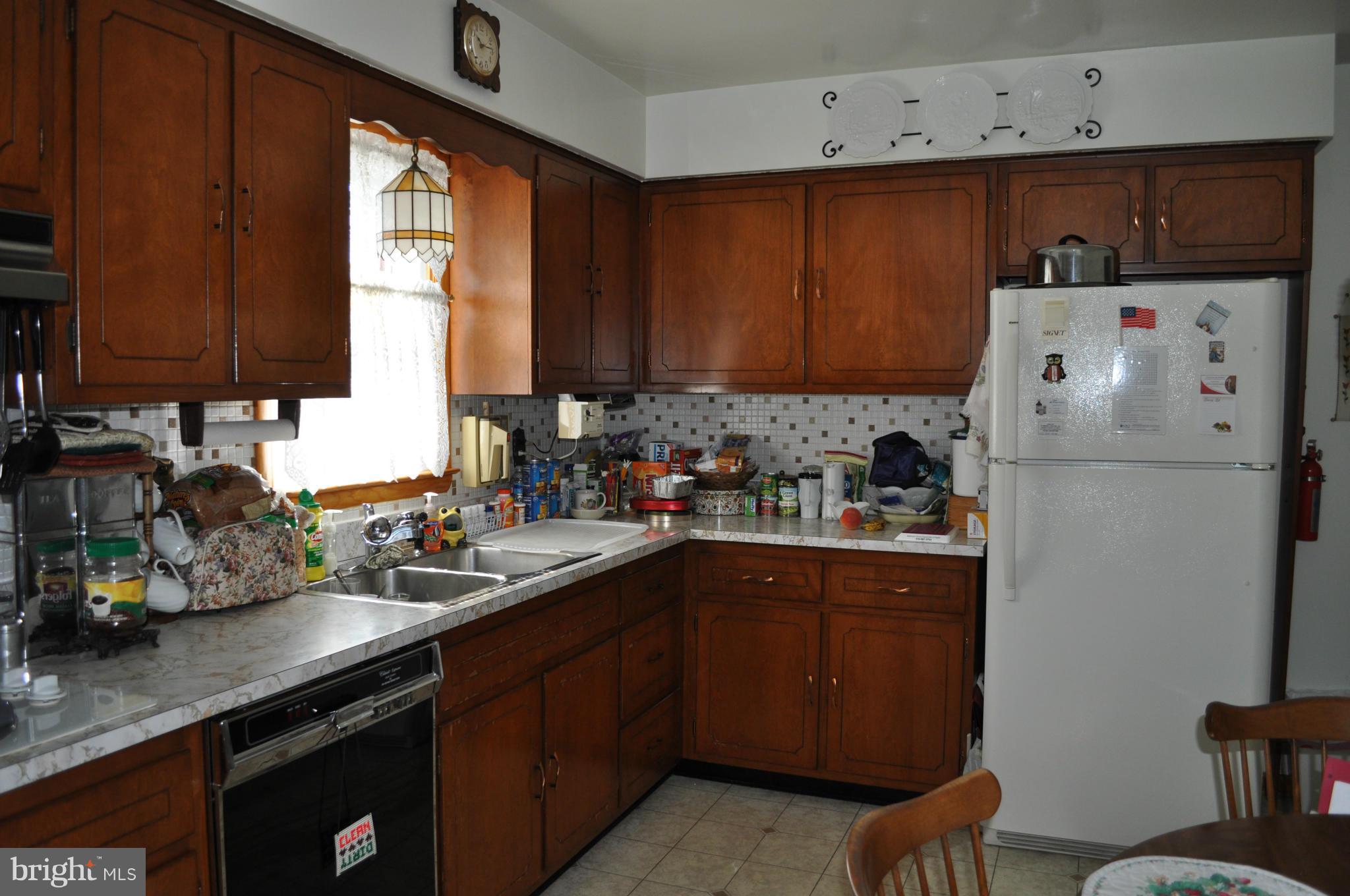 4324 East Joppa Road Baltimore, MD 21236 - Photo 4 of 13 Kitchen