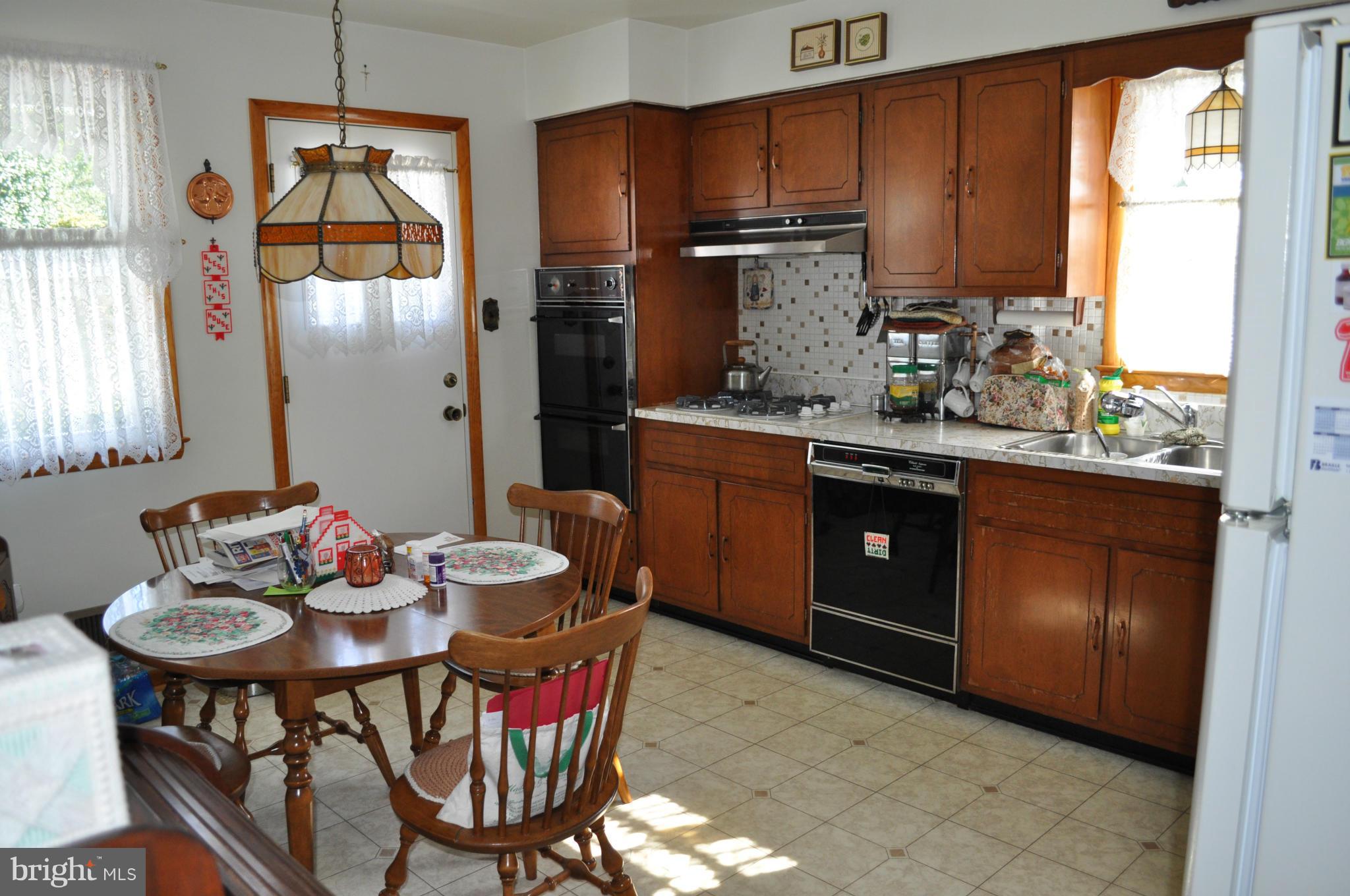 4324 East Joppa Road Baltimore, MD 21236 - Photo 5 of 13 Kitchen