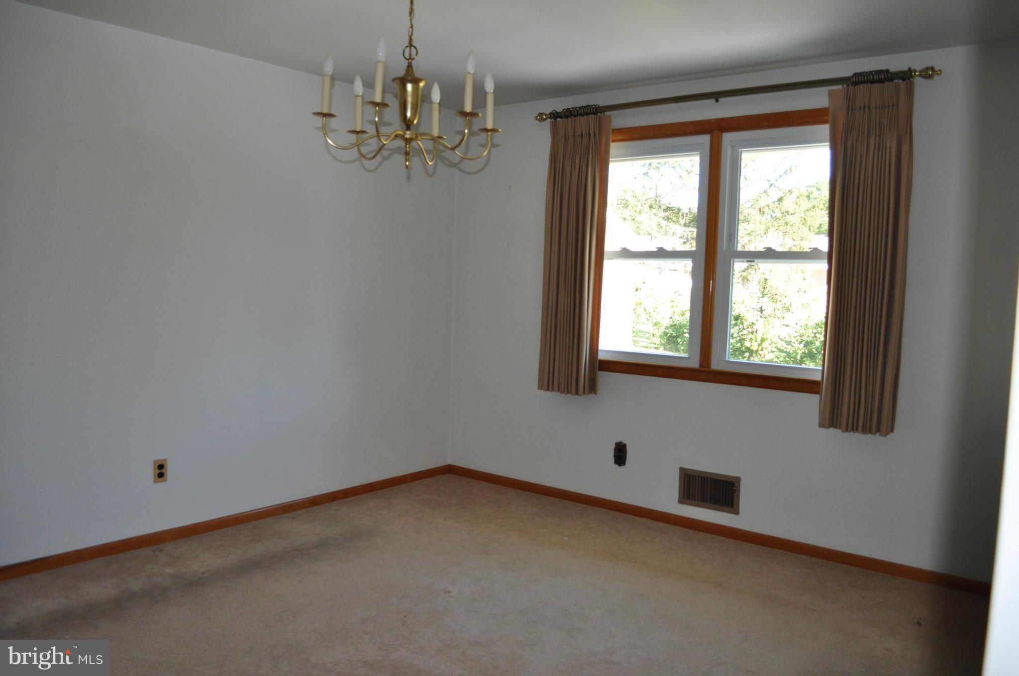 4324 East Joppa Road Baltimore, MD 21236 - Photo 6 of 13 Dining Room