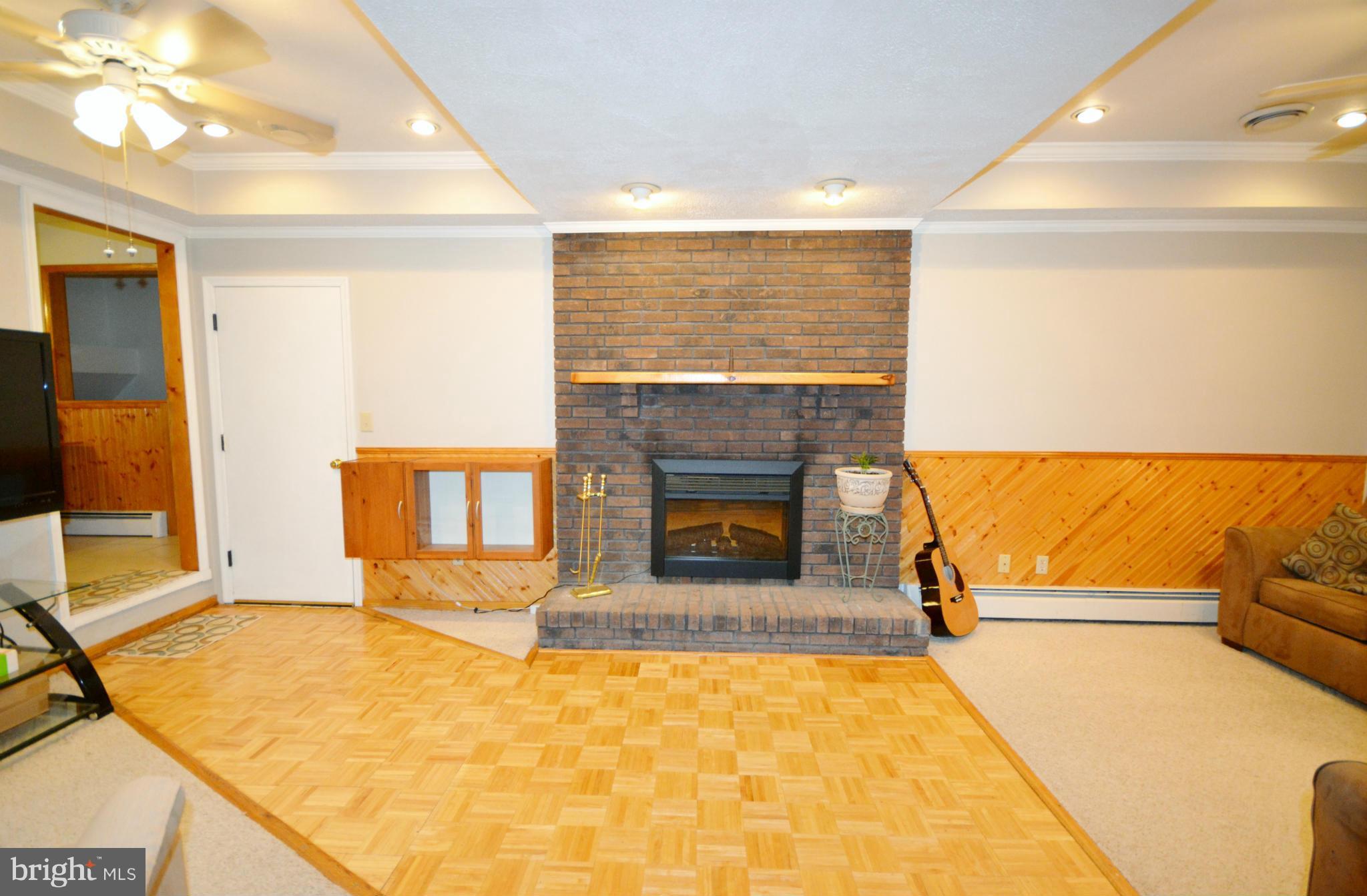 2714 Bachman Road Manchester, MD 21102 - Photo 20 of 30 Dual tray ceiling and recessed lights in the F/R
